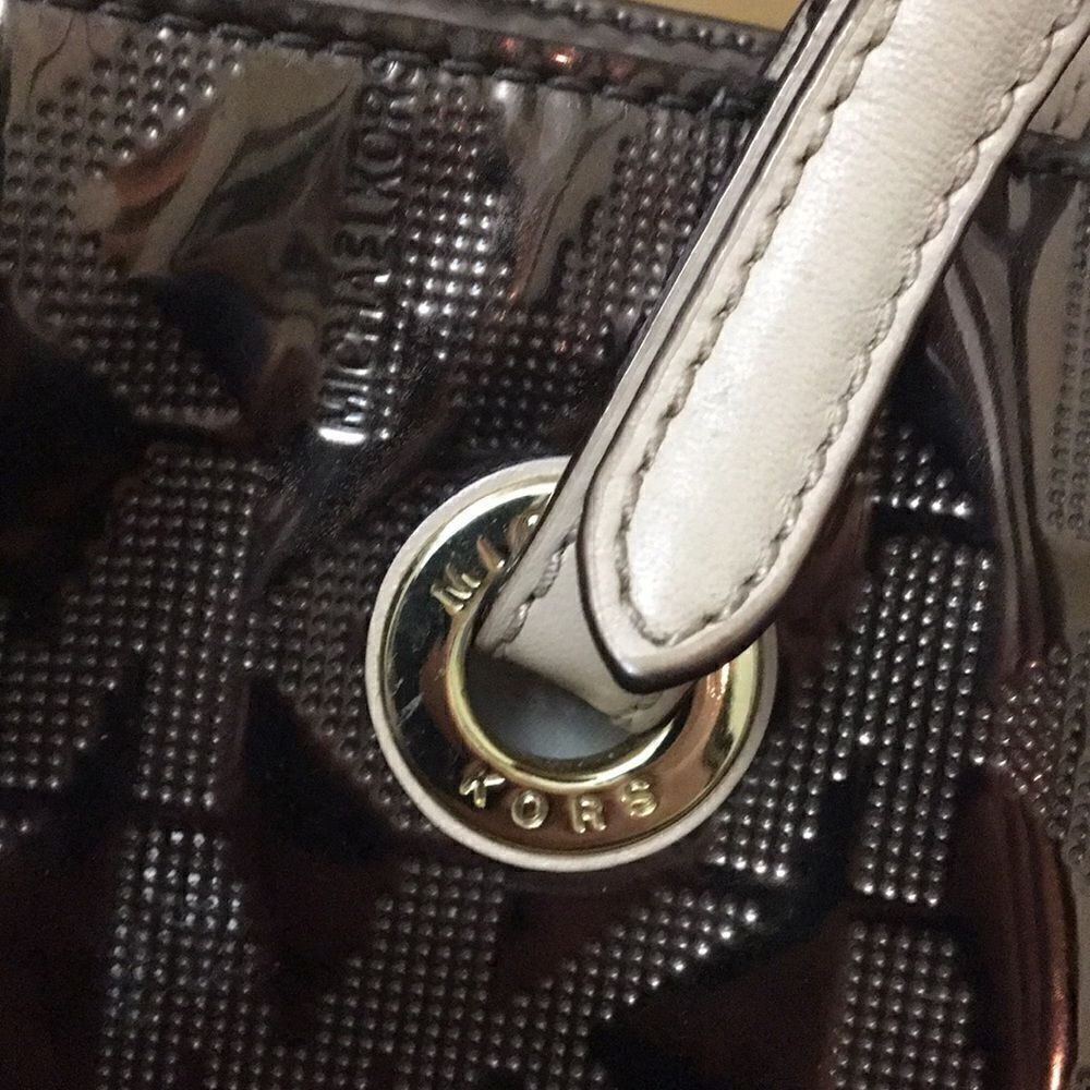 🎉 HP🎉 Authentic Michael Kors Tote - Picture 6 of 8